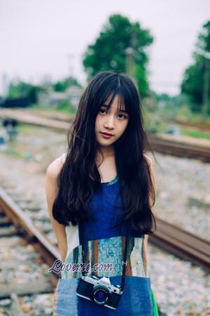 165590 - Madge Edad: 34 - China