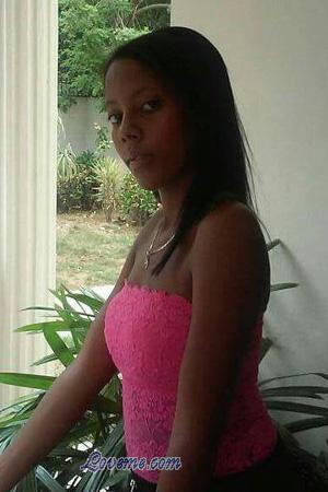 169000 - Yassiely Edad: 29 - Dominican Republic