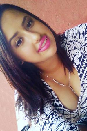 172024 - Daniela Edad: 28 - Costa Rica