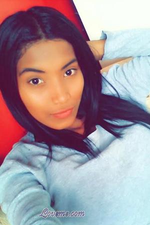 172467 - Yerardine Edad: 27 - Venezuela