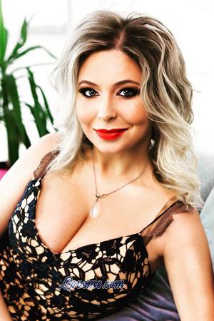 176600 - Nikol Edad: 38 - Ucrania