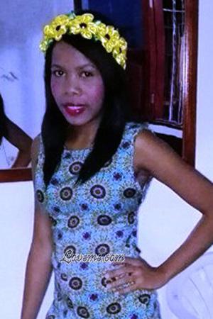 177106 - Claudia Edad: 34 - Colombia