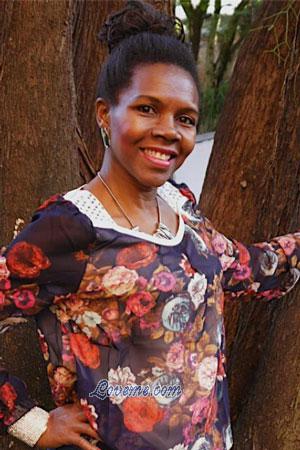 182415 - Maria Edad: 51 - Colombia