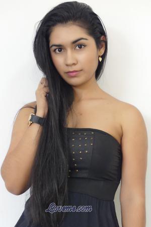 182957 - Yannine Edad: 28 - Colombia