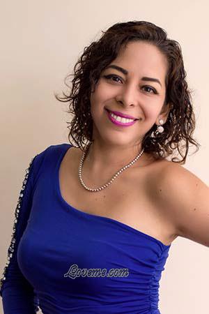 184787 - Denisse Edad: 45 - Perú