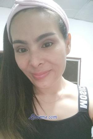 184900 - Ratachaphon Edad: 46 - Tailandia