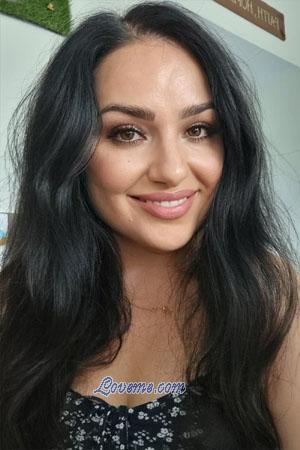 185851 - Nune Edad: 36 - Ucrania