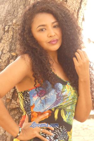 185875 - Monica Edad: 39 - Colombia