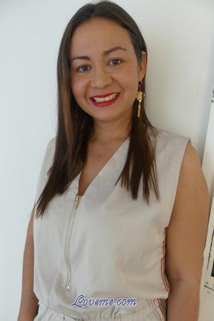 190203 - Luz Angela Edad: 38 - Colombia