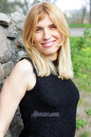 193802 - Victoria Edad: 48 - Ucrania