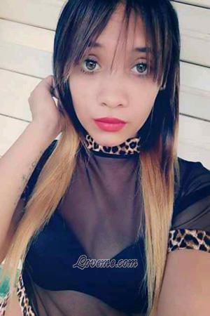 194372 - ILianet Edad: 26 - Cuba