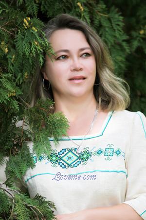 196568 - Irina Años: 46 - Ucrania