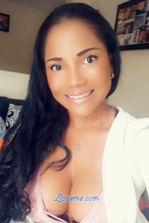 196678 - Yarleisy Edad: 40 - Colombia