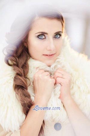 198301 - Alexandra Edad: 33 - Rusia