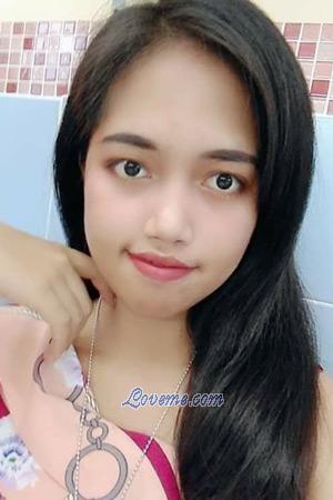 198704 - Sasipapha Edad: 32 - Tailandia