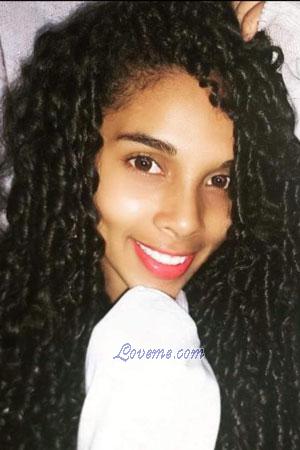 201273 - Diana Edad: 28 - Colombia