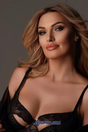 202488 - Ekaterina Edad: 37 - Russia