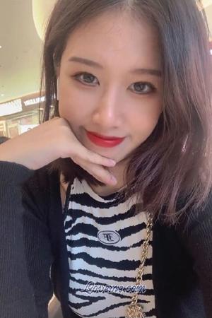 202563 - Fangrou Edad: 25 - China