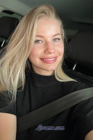 203468 - Yana Edad: 22 - Ucrania