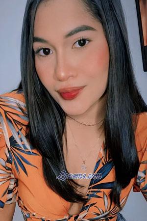 203653 - Daniela Edad: 26 - Colombia