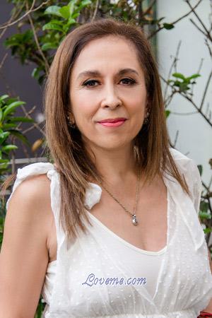 203862 - Karla Edad: 53 - México