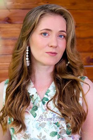 204332 - Miroslava Edad: 43 - Russia