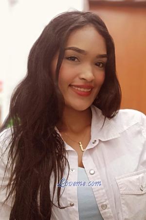 204909 - Jennifer Edad: 29 - Colombia