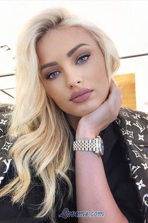 207081 - Yuliya Edad: 28 - Italy