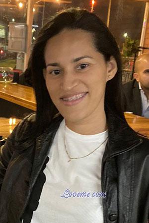 208613 - Alexandra Edad: 39 - Colombia