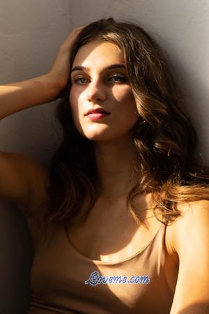 209260 - Oleksandra Edad: 22 - Alemania