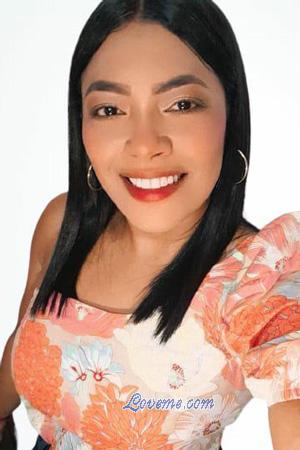 209648 - Adriana Edad: 29 - Colombia