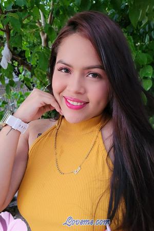 209818 - Geraldine Edad: 23 - Colombia