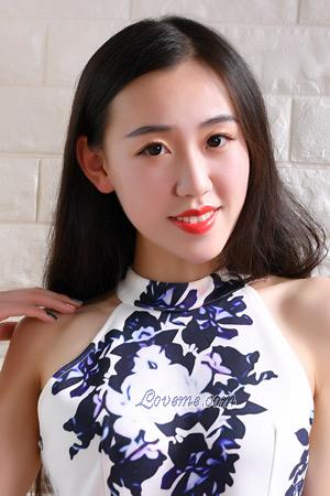 209857 - Andrea Edad: 25 - China