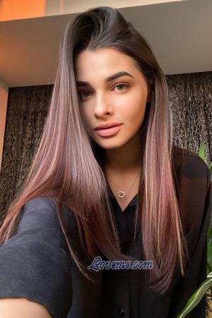 211006 - Karyna Edad: 23 - Ucrania