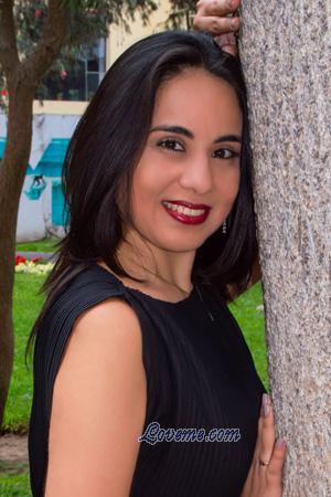 212057 - Giovanna Edad: 40 - Perú