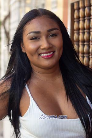 212474 - Julieth Edad: 28 - Colombia