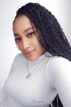 214151 - Yennifer Edad: 32 - Colombia