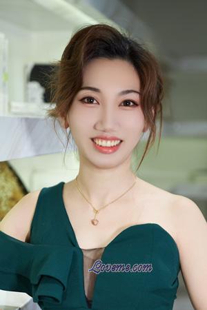 214360 - Liyun Edad: 40 - China