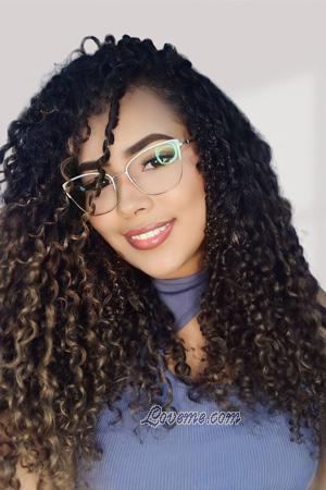 215135 - Zharick Edad: 21 - Colombia