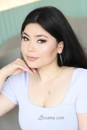 215221 - Akmaral Edad: 30 - Emiratos &Aacute;rabes Unidos