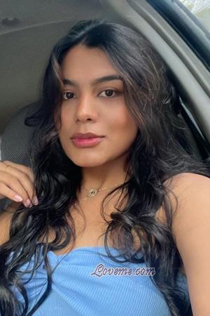 215447 - Daniela Edad: 28 - Colombia