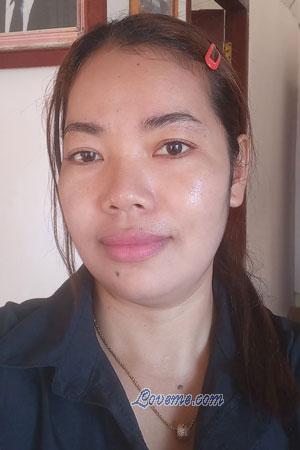 216733 - Sreynor Edad: 39 - Cambodia