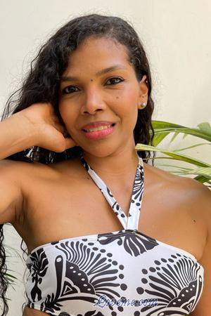 218188 - Karina Edad: 37 - Colombia