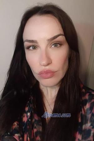 218623 - Yuliia Edad: 33 - Ucrania