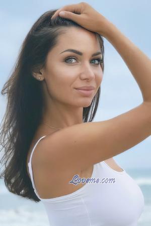 221952 - Oleksandra Edad: 33 - Ucrania