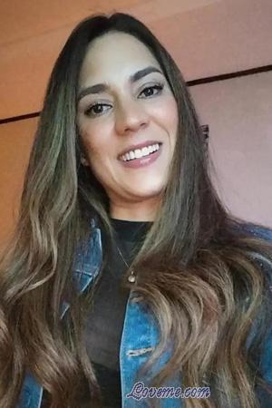 223221 - Maria Fernanda Edad: 30 - Costa Rica