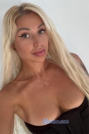 223690 - Ekaterina Edad: 39 - Russia