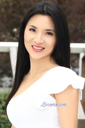 225967 - Yaoyao Edad: 49 - China