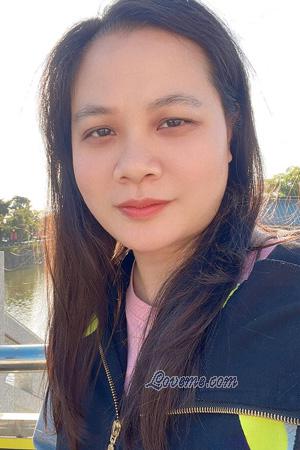 228515 - Jieyi Edad: 39 - China