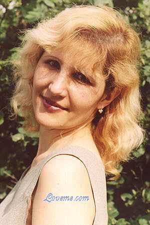 51860 - Elya Edad: 47 - Rusia